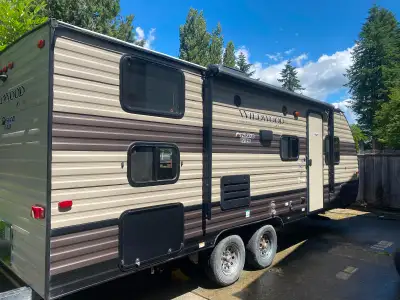 2020 wild wood island wild Forest River lite Excellent trailer like new Brand new last year 2 Trojan...