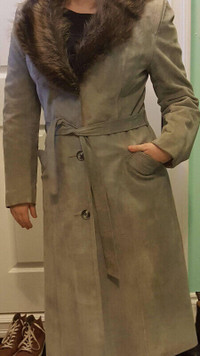 Gorgeous made-in-Canada vintage suede coat with real fur collar!