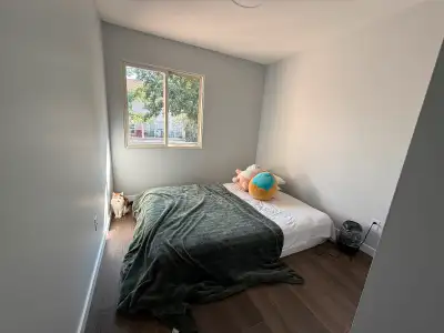 Private room for rent on Columbia St W