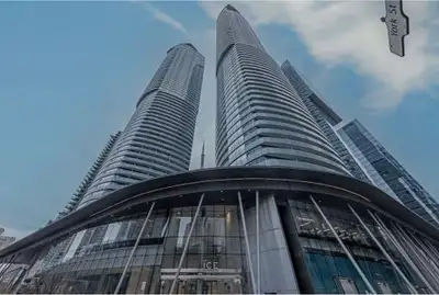 ice condo unit 1 bed +den for lease
