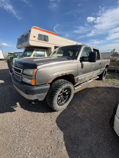 Motor as metal flake Transmission and teansfer case is good ! 2500$ with the rims 2000$ with out .