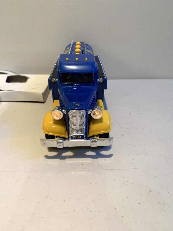 Marx/JMT Blue Sunoco Motor Fuel Truck Bank, p/u Calgary NW in Arts & Collectibles in Calgary - Image 2