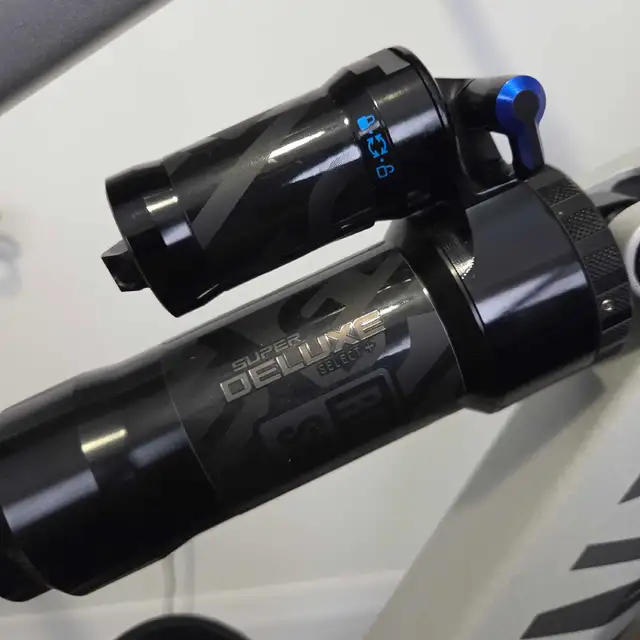 2023 Canyon Torque 5 Mullet AL 5 mountain bike in Mountain in Markham / York Region - Image 4