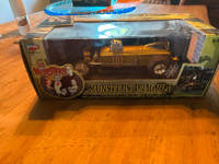 The Munsters Dragula 1:18 Coffin Dragster Vampire TV Series