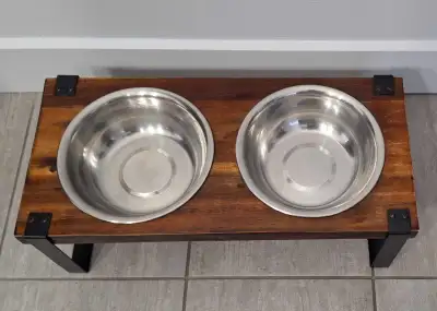 Bols pour chiens 40$, View more