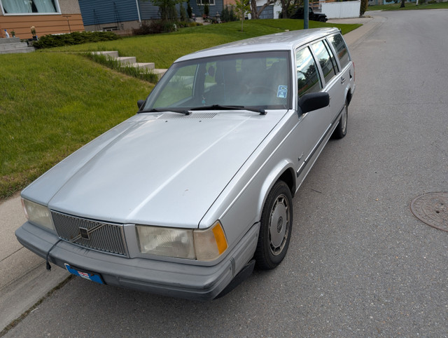 1990 Volvo 740 GLE Wagon in Cars & Trucks in Calgary - Image 2
