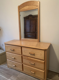 Commode à 6 tiroirs avec miroir/6-Drawer Dresser with Mirror