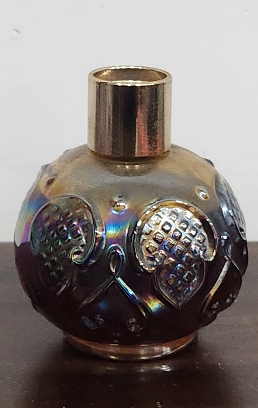 Avon Perfume Bottle in Arts & Collectibles in Kitchener / Waterloo - Image 2
