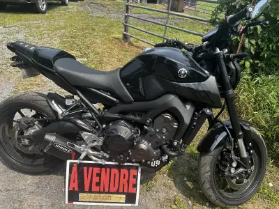 Je vends ma Yamaha FZ09 2016, une moto sport agile et performante avec 11 861 km au compteur. Cette...