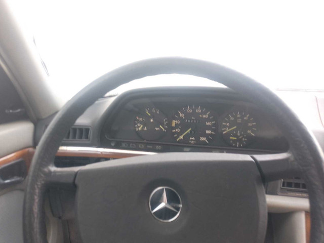 Mercedes 300d turbo diesel dans Autos et camions  à Lac-Saint-Jean - Image 3