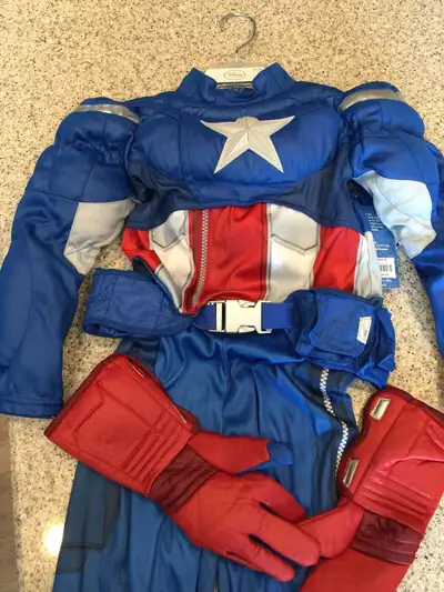 *NEW* Captain America Hallowe’en/dress-up costume (NEW) - 4T, View more