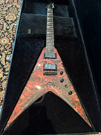 Dean Dave Mustaine VMNT "Gears of War" Collector's Guitar