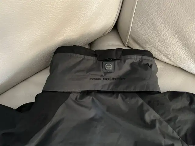 Mens Large Free Country Grey Black  Fleece Lined Jacket in Men's in City of Toronto - Image 8