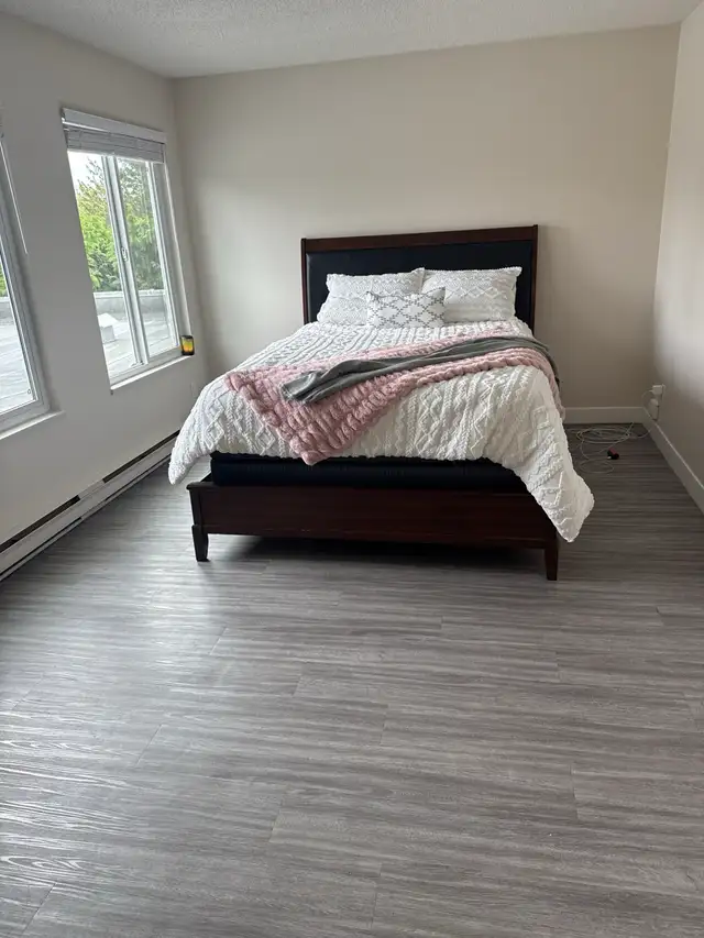 bachelor suite hourly booking