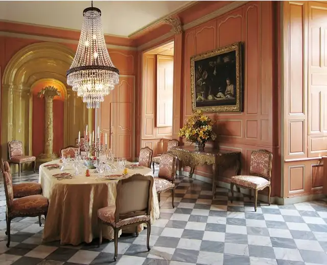 Tochic Chandelier in Indoor Lighting & Fans in City of Toronto - Image 3