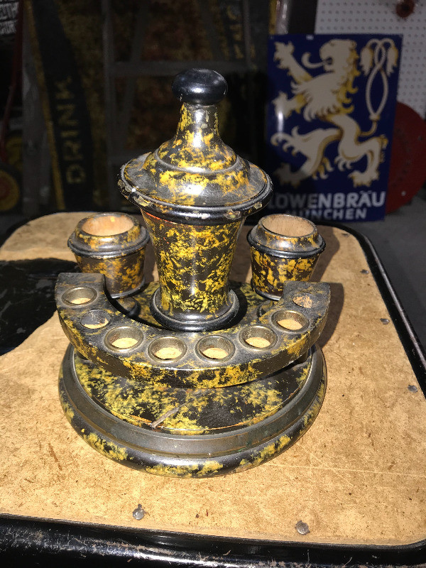 VINTAGE EXCEPTIONAL GENTS PIPE STAND TREENWARE in Arts & Collectibles in Mississauga / Peel Region