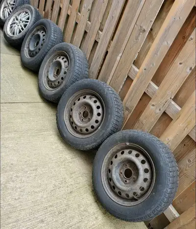 195/65/15 winter tires on 5x120.65mm bolt pattern rims asking $250 obo no reasonable offer refused 2...