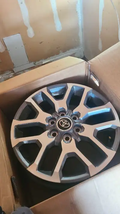 Material: Aluminum Style: 6 Y-Spoke Finish: Grey Machined Size: 20x8 Lugs: 6 Bolt Pattern: 5.5 Inch...