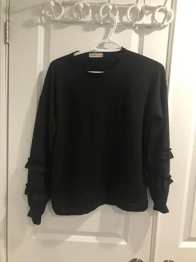 women/teen hoodies/sweater/tops in Women's - Tops & Outerwear in Ottawa - Image 11