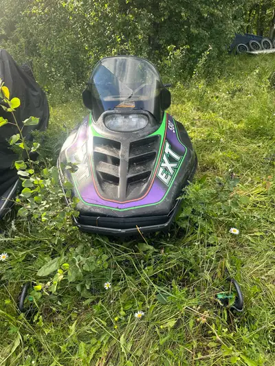 1994 Arctic cat ext 580 mountain cat Needs TLC. Possible cracked coolant hose as overheating light c...