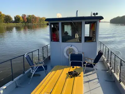 Unique, 1 de 4 chaloupes de sauvetage initialement sur un brise glace, à ce que l’on en dit. En alum...