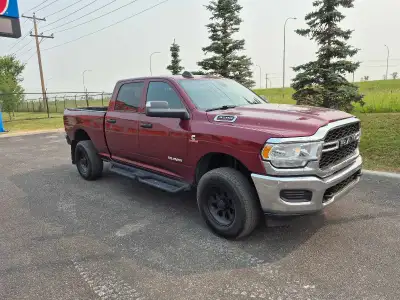 Heavy duty ram, leather interior, 6 seater, backup camera. Engine and transmission are smooth, no bl...