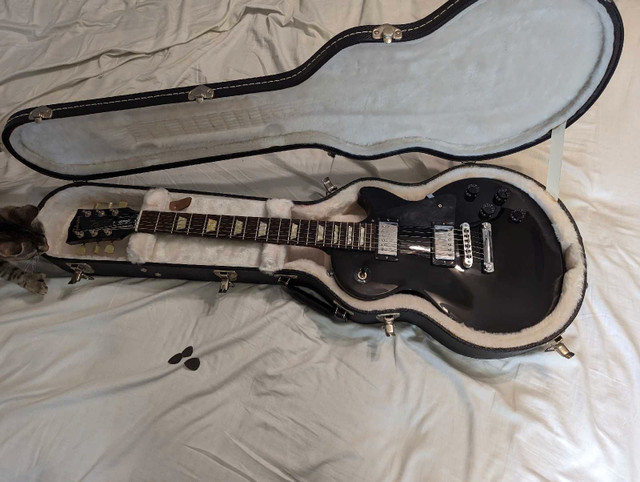 Gibson Les Paul studio  in Guitars in Hamilton - Image 2