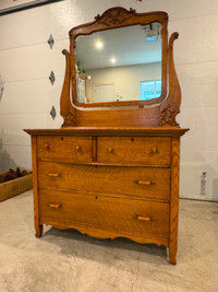 Vintage solid oak dresser with mirror