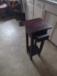 Corner table 