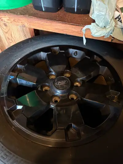 Selling my rims off a 2020 Ford Ranger. Tires don’t have many km’s left in them. 265/60R18 Rims have...
