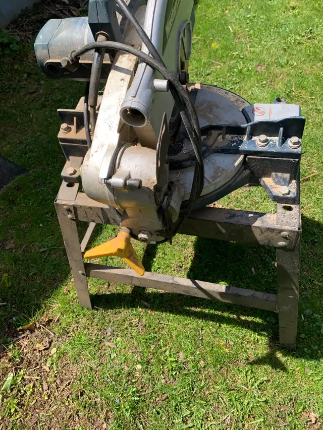 Miter / Chop Saw in Power Tools in Hamilton - Image 4