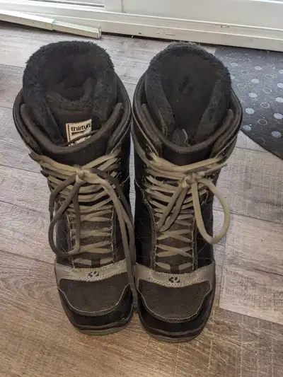 ThirtyTwo Snowboard Boots sz9.5, View more