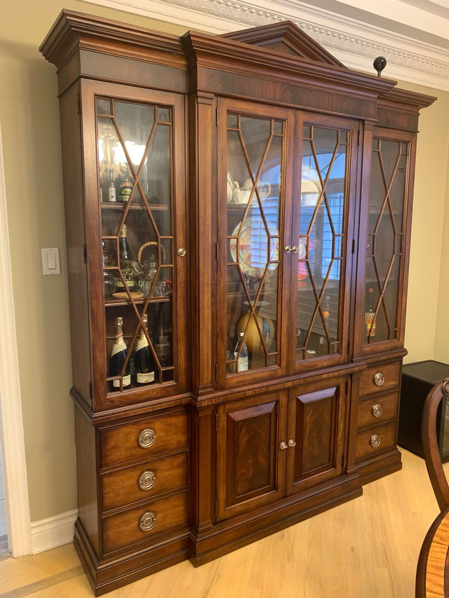 Ethan Allen Customized China cabinet in Hutches & Display Cabinets in Markham / York Region