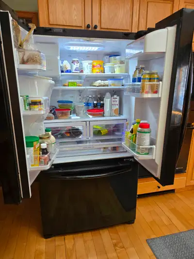 Samsung French Door REFRIGERATOR with Water and Ice Dispenser, View more