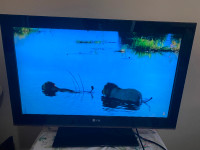 Used 32" LG LCD TV with HDMI for Sale