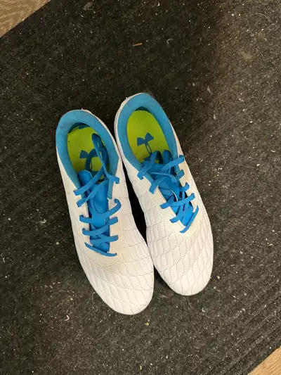 women’s 8.5 soccer shoes , View more