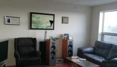 Single room for rent with 2 other men in a 3 bedroom apartment. To view please ONLY call 9028022492....