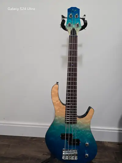 Flight Mini Bass TBL Solid Body, View more