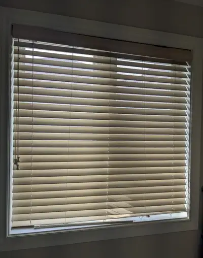 Horizontal Beige  Blinds / Stores-, View more