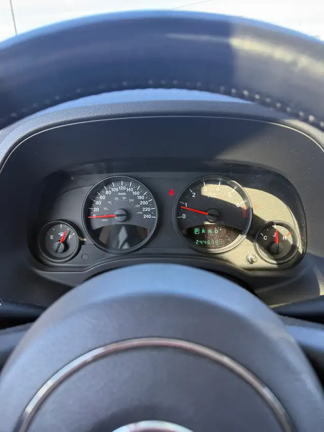 2011 Jeep Compass North ·4WD · CarPlay · Heated Seats in Cars & Trucks in Calgary - Image 4