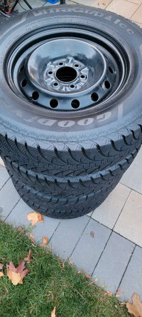 *Winter tires +rims 265/70R17 Ford 150