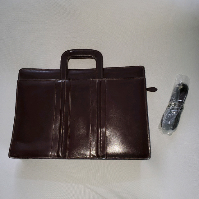 Burgundy Brief case in Women's - Bags & Wallets in Ottawa