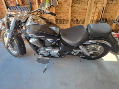 2002 Honda Shadow Ace 750, in good condition, not safetied, has some scratches on the tank, it was l...