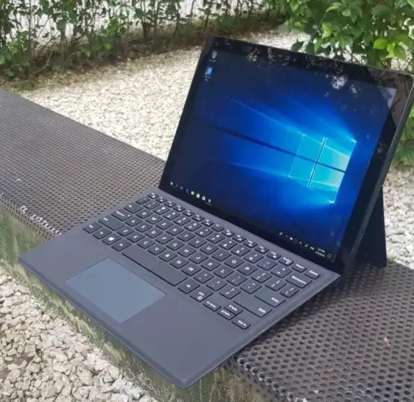 Dell 2 in 1 laptop... Like Surface Pro ... but better? in Laptops in City of Montréal - Image 2