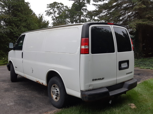 Chevy 2500 Express Cargo Van in Cars & Trucks in London - Image 2