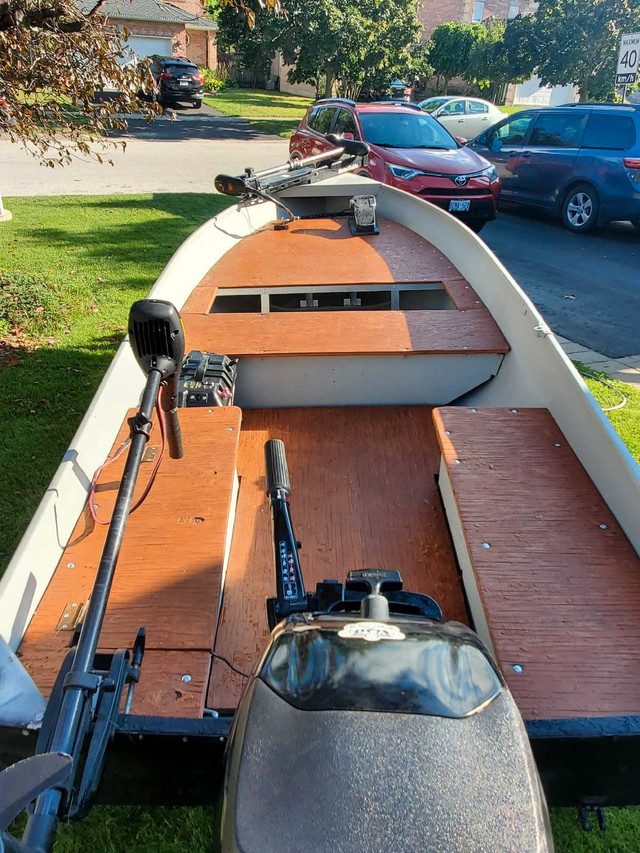 Aluminum boat, 15hp Mercury in Personal Watercraft in Markham / York Region - Image 3