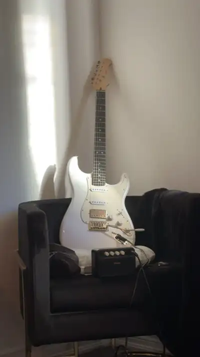 Donner Electric Guitar, DST-152W 39", View more