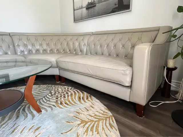High end full top grain leather sectional couch  can deliver in Couches & Futons in Stratford - Image 6