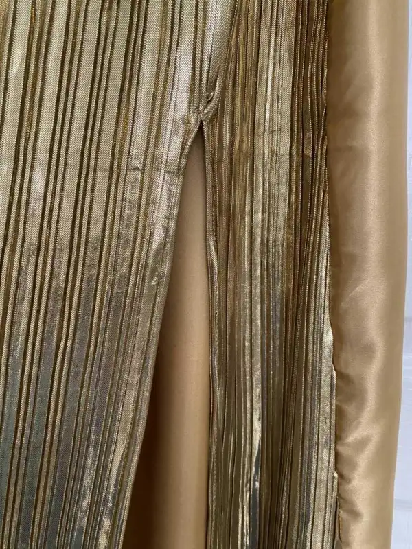 Gold Goddess Costume with serpent band in Costumes in Oshawa / Durham Region - Image 6