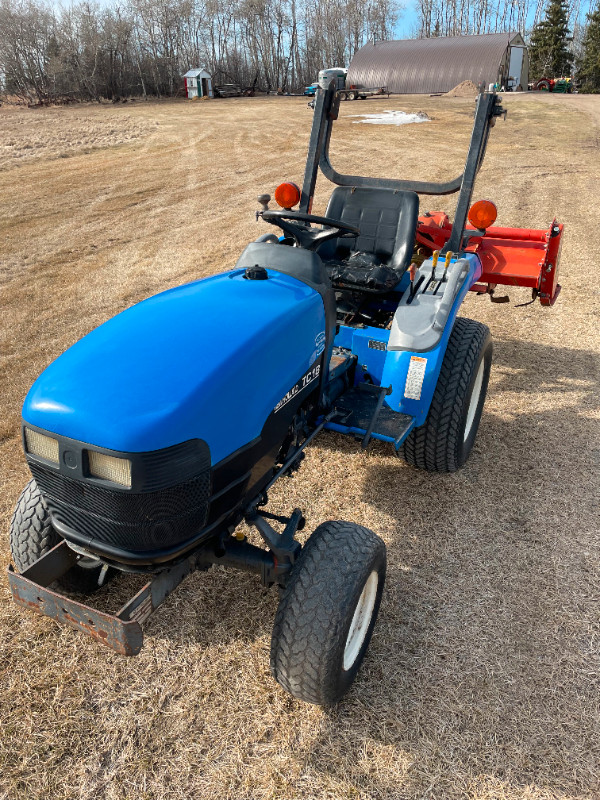 New Holland TC18 tractor for sale in Farming Equipment in Regina - Image 3